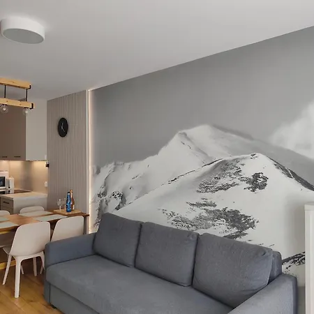 Kaszmir 스클라르스카포렘바